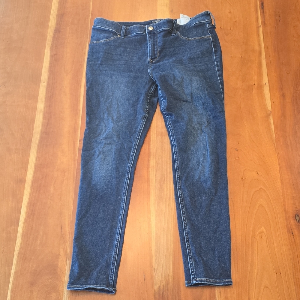 Abercrombie & Fitch Dark Blue Skinny Jeans